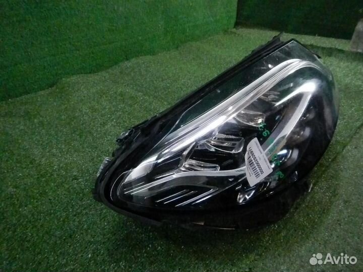 Фара правая Mercedes-Benz C-Class