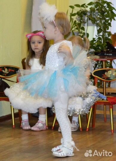 Новогодний костюм снежинка на девочку 3-4 года
