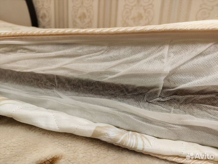 Детская кроватка с матрасом и бортиками