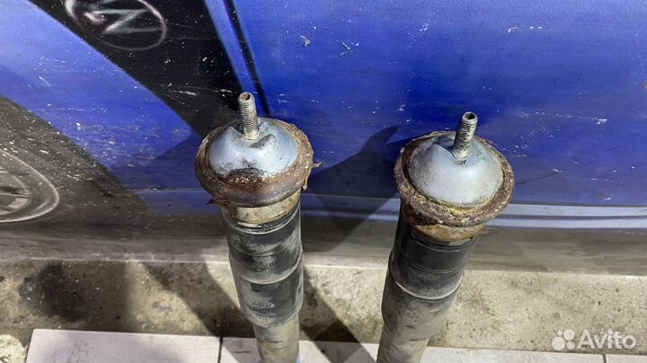 Задние стойки Mercedes Benz W140