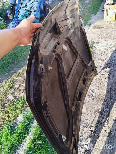 Капот на Приору