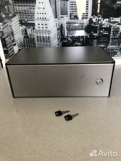 Сейф металлический