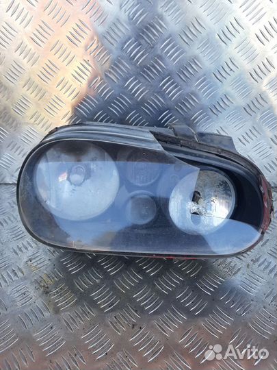 Фара правая golf 4