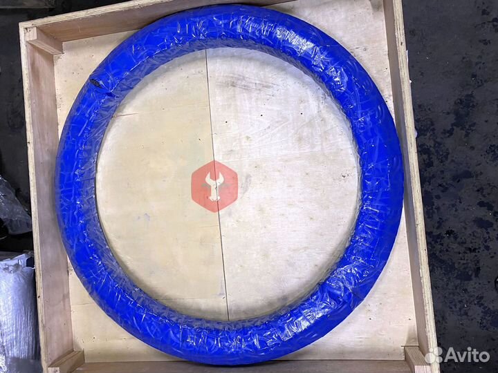 Опорно-поворотный круг Komatsu PC200LC-7