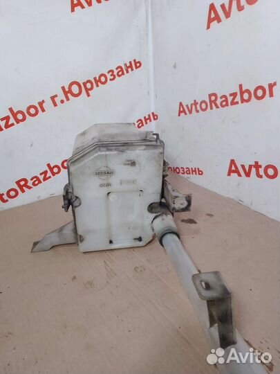 Бачок омывайки Nissan Presage VU30