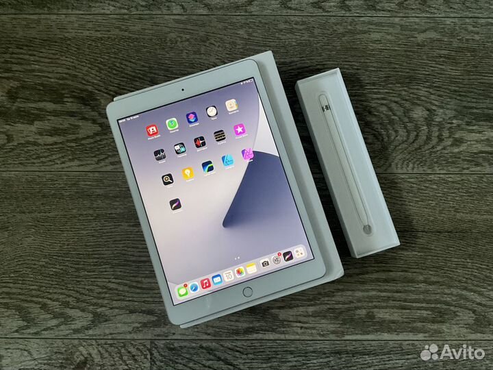 iPad 8 128 gb wi-fi + Pencil 1 (Дизайнер)