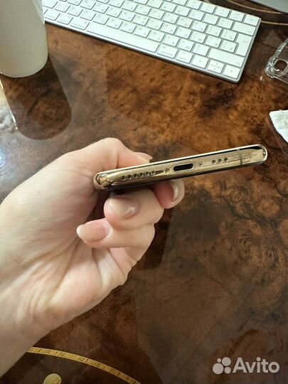 Телефон iPhone xs
