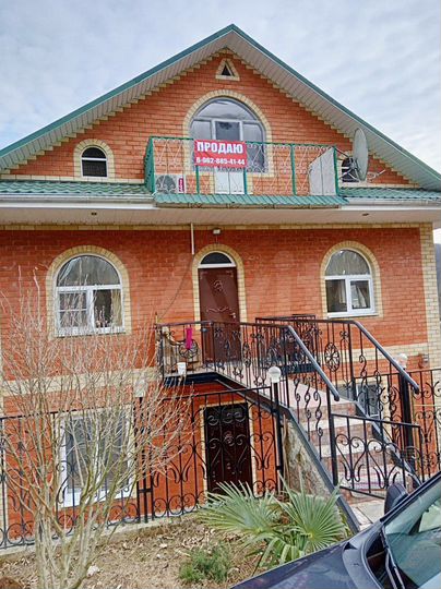 Дом 360 м² на участке 8 сот.