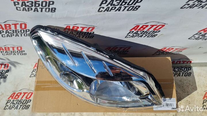 Фара правая Renault Sandero