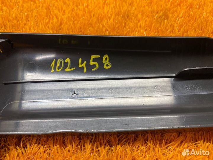 Накладка на порог салона задняя правая