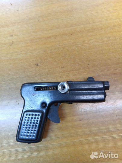 Пистолет пружинный