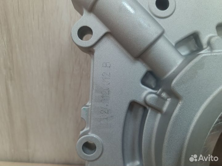 Крышка передняя Валдай Cummins3.8 с прокладкой