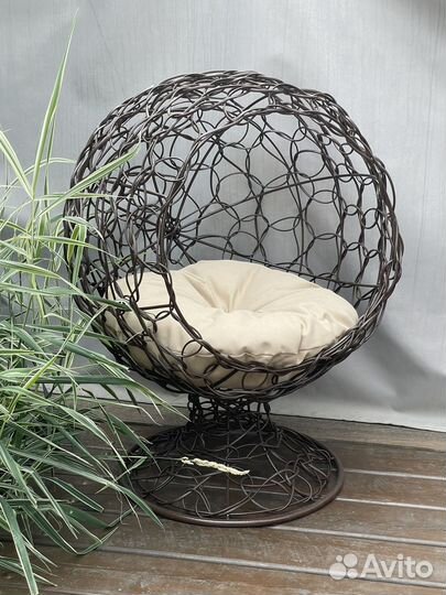 Лежанка для кошек плетеная