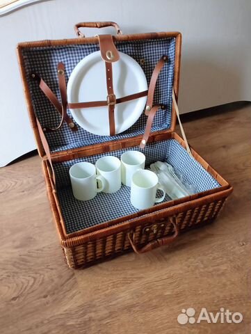 Корзина для пикника с посудой на 4 персоны купить в Челябинске | Хобби ...