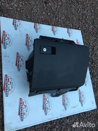 Бардачок volkswagen passat b7