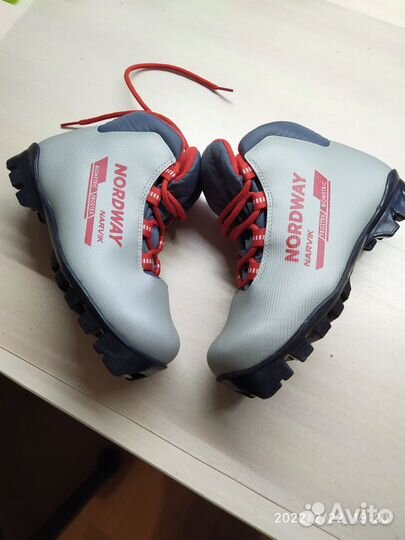 Лыжные ботинки размер 33