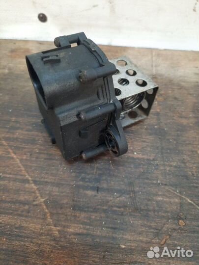 Реле вентилятора Peugeot 307 хэтчбэк 5 дв. 1.6 NFU