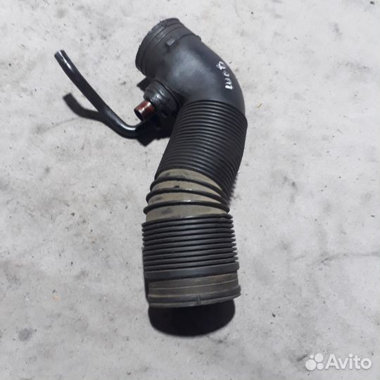 Воздушный патрубок 1,6 AKL VW Гольф 4 Октавия А4