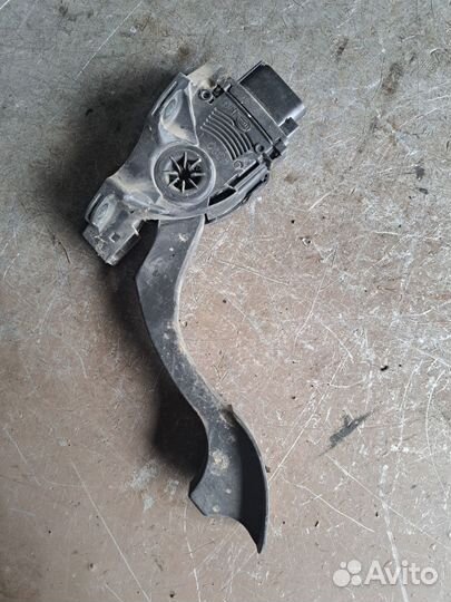 Педаль газа Ford Mondeo