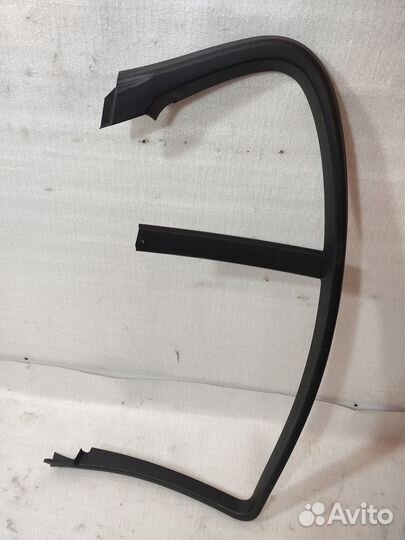 Щиток оконной рамы задний левый bmw 5 e60
