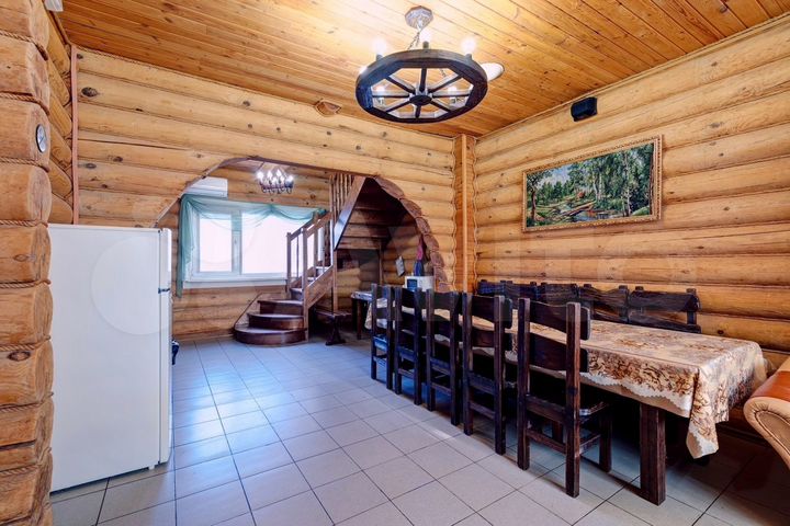 Коттедж 250 м² на участке 6 сот.