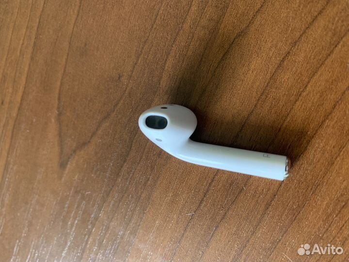 Наушник air pods 2 поколения