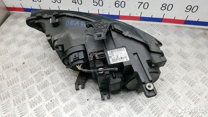 Фара Audi A4 B8 (2007-2011)