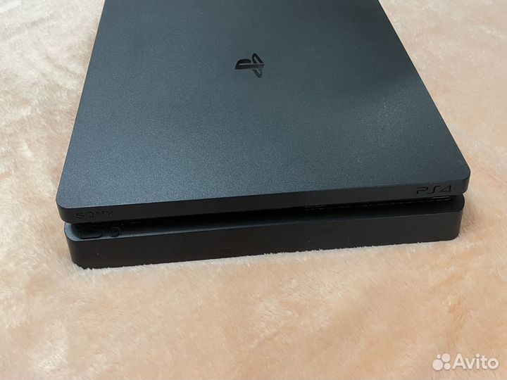 Sony PlayStation 4 1тв+2Геймпада