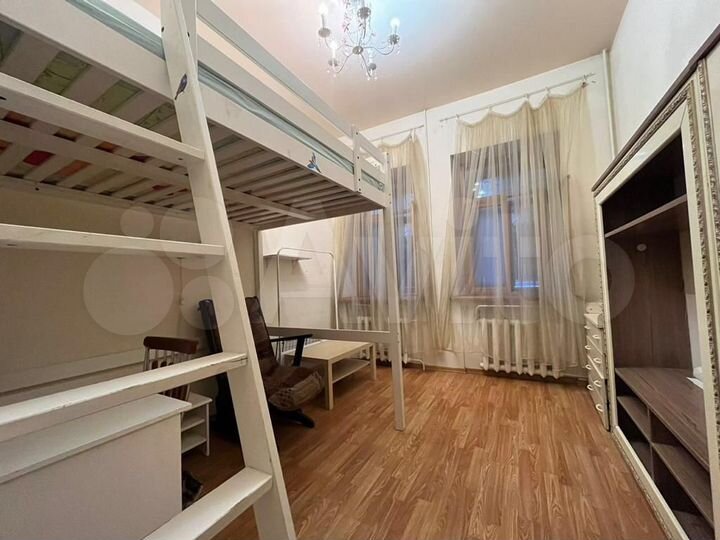 2-к. квартира, 79 м², 1/4 эт.