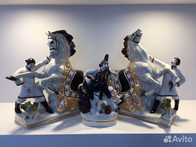 Фарфоровые статуэтки триптих «Конёк Горбунок»