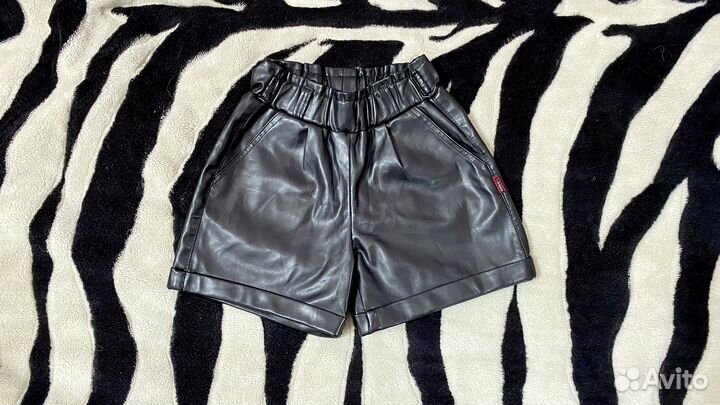Кожаные шорты (размер 32)