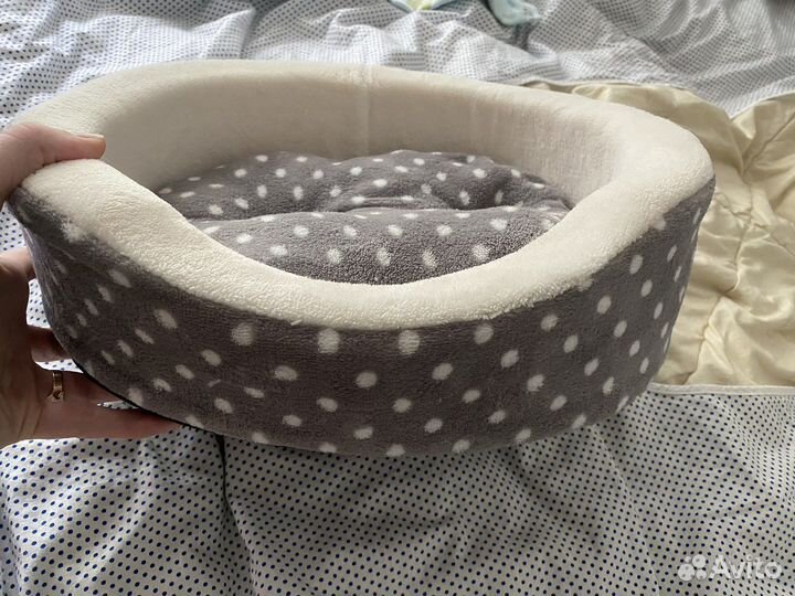 Лежанка для маленьких кошки или собак