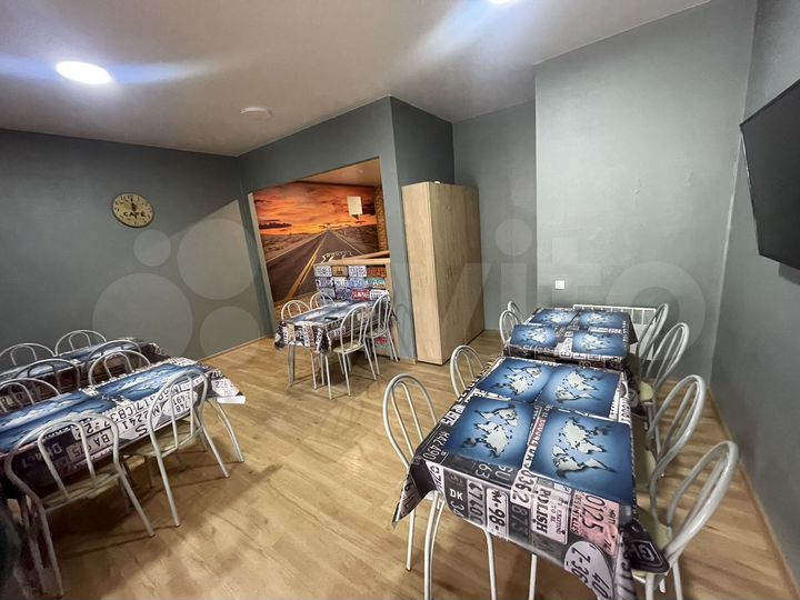 Здание, 2500 м²