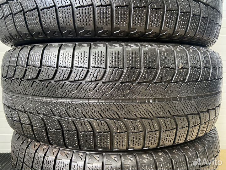 Michelin X-Ice XI2 215/60 R17 96T