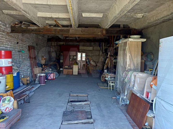 Гараж, > 30 м²