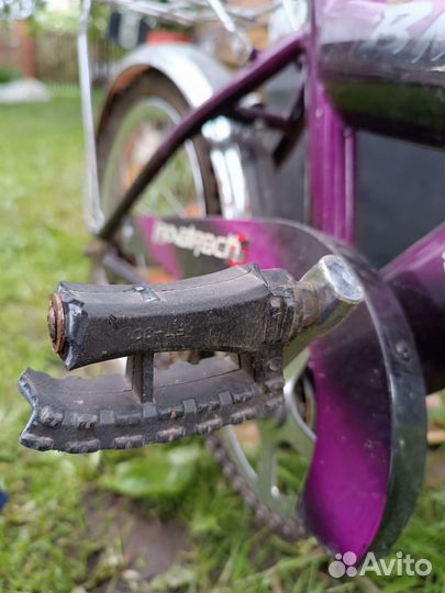 Старый детский велосипед
