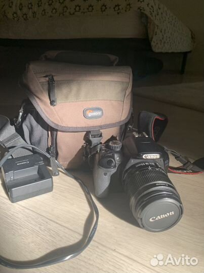 Canon 550 D+ kit 18-55+сумка Lowepro