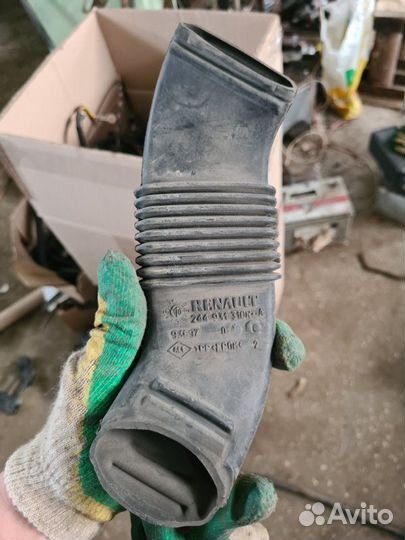 Патрубок воздушного фильтра Renault Fluence седан