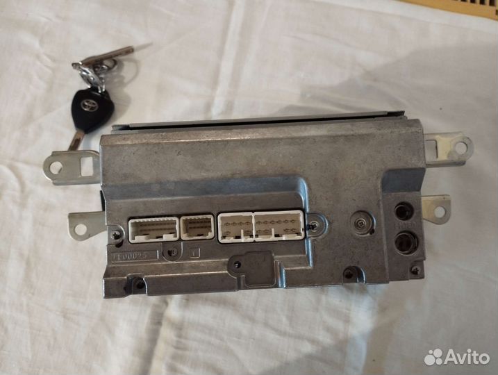 Штатная магнитола на toyota corolla 150