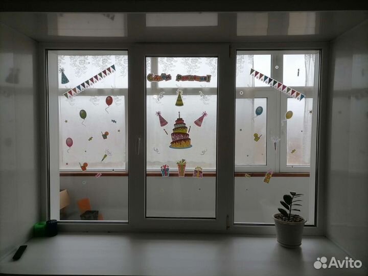 Декоротивные наклейки