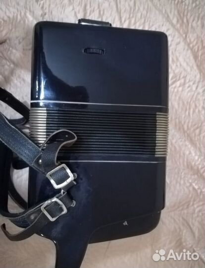 Продаю баян Тула 210