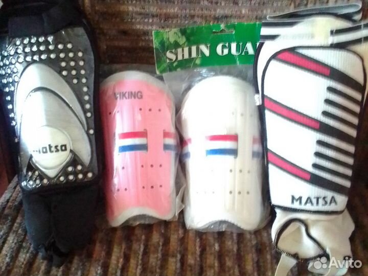 Щитки футбольные,гетры,перчатки вратарские