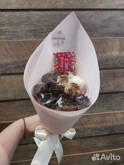 Букет из шоколадных пионов