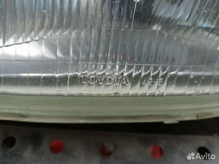 Фара передняя левая Toyota Rav4 sxa11