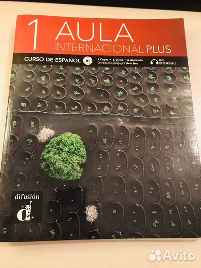 Aula 1 Internacional - учебник испанского языка А1