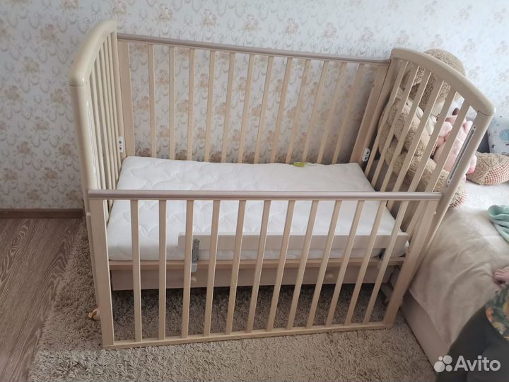 Детская кроватка