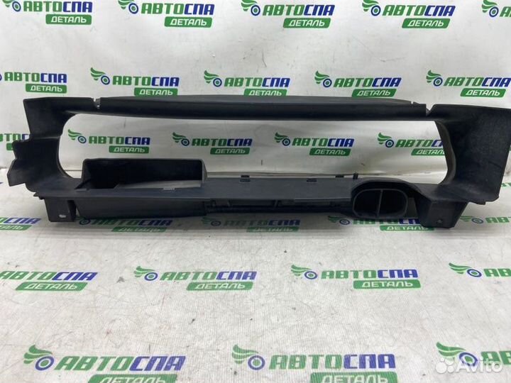 Дефлектор радиатора передний Volvo V50 D4162T 2011
