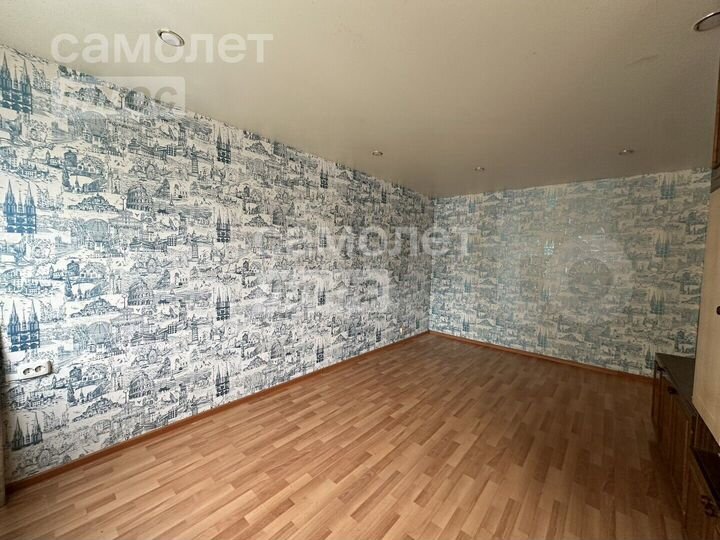 3-к. квартира, 56 м², 2/5 эт.