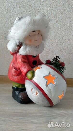 Новогодняя фигура Мальчик с шаром