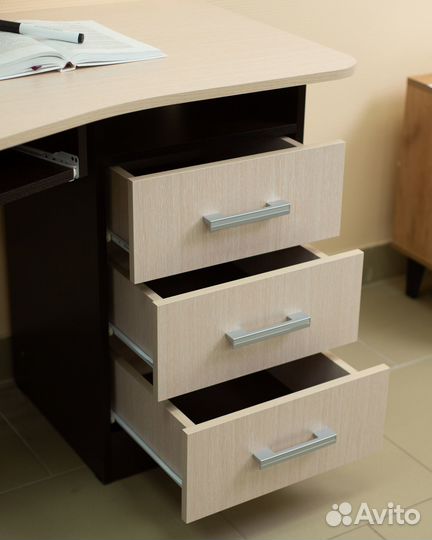 Компьютерный стол № 1